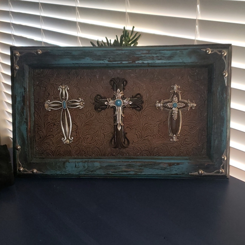 Wooden 3 cross frame